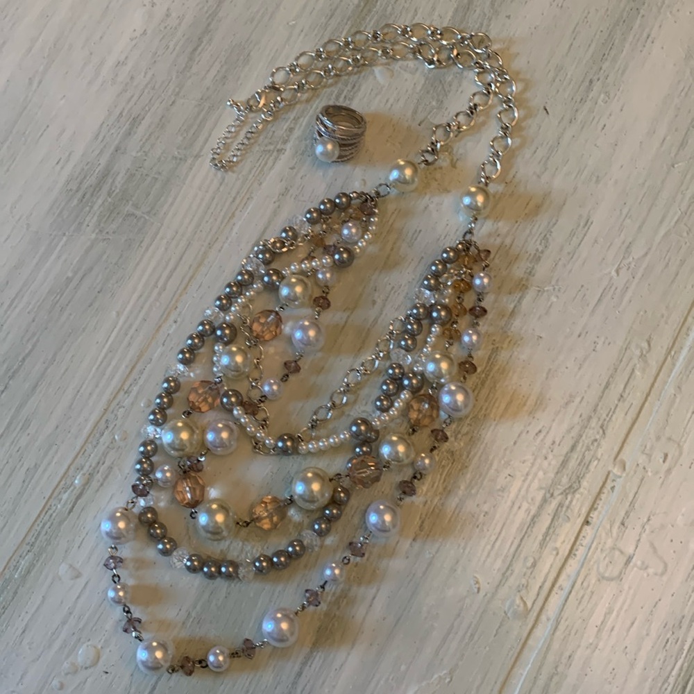 💚5/$25 Vintage Avon Fiorella Ring & Avon Mylti Layered Champagne Beaded Necklace